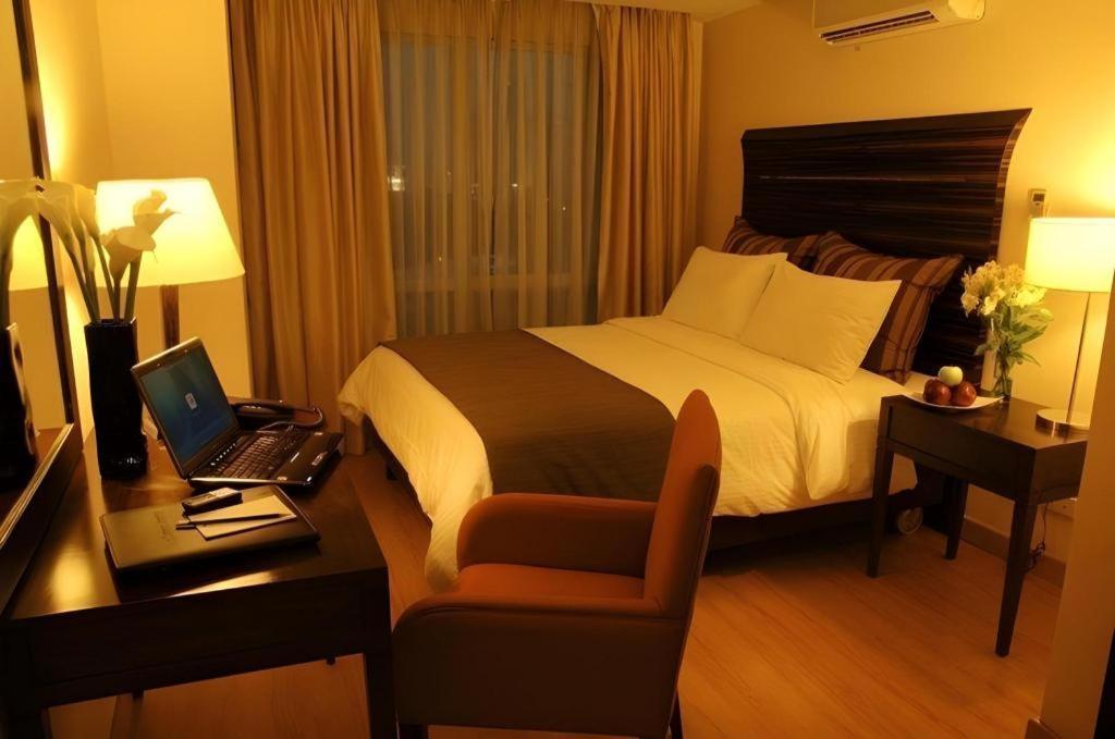 Lancaster Hotel Manila Mandaluyong Kültér fotó