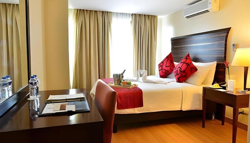 Lancaster Hotel Manila Mandaluyong Kültér fotó