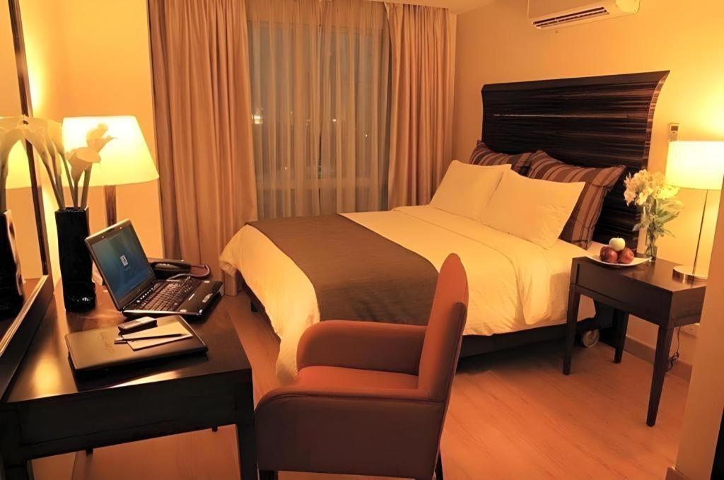 Lancaster Hotel Manila Mandaluyong Kültér fotó