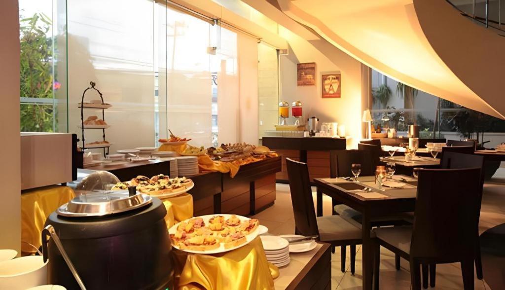 Lancaster Hotel Manila Mandaluyong Kültér fotó