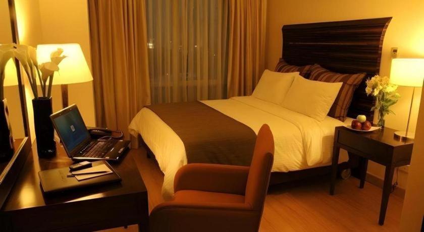 Lancaster Hotel Manila Mandaluyong Kültér fotó